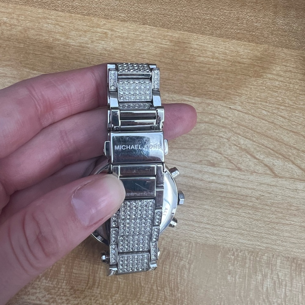 Michael Kors MK5572 Parker Women's Watch Silver Pave - Picture 15 of 15